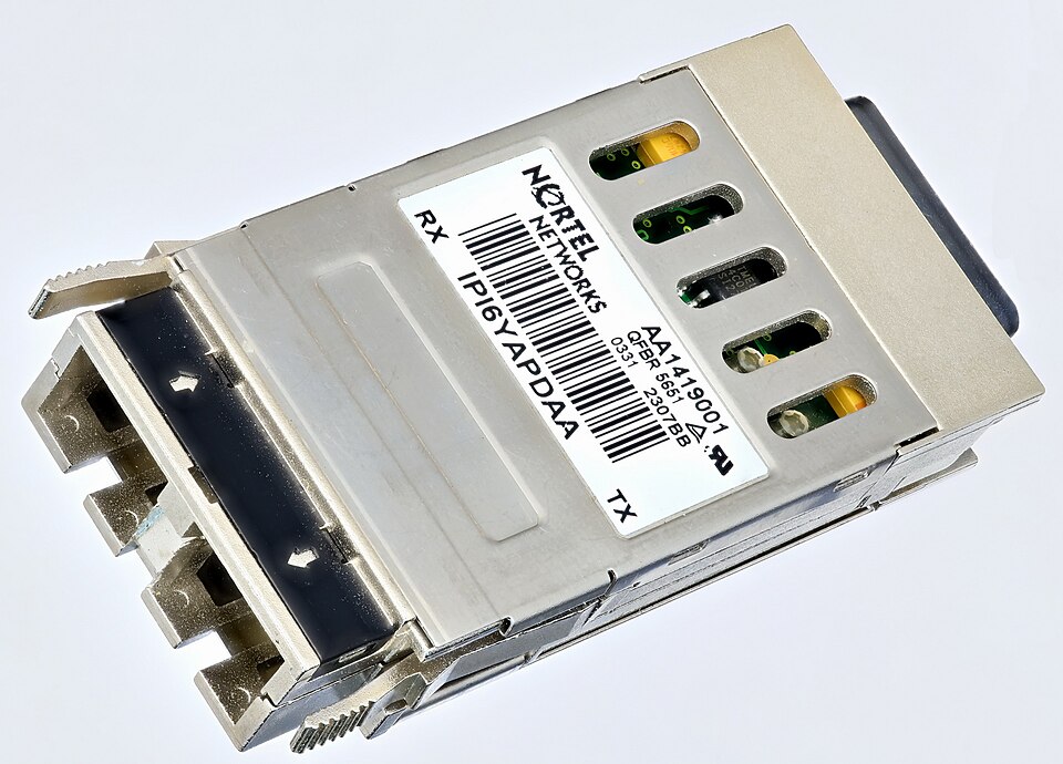 NORTEL NETWORKS 로고가 있는 광 트랜시버